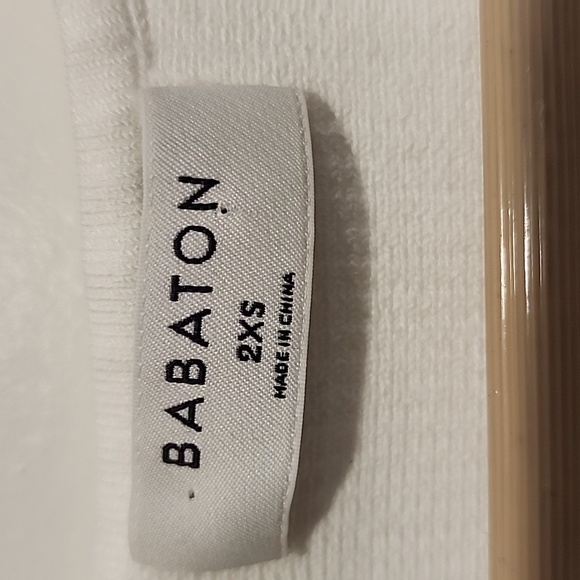 P.18 Aritzia Babaton Knit White V Neck Tank size 2XS - Picture 2 of 4